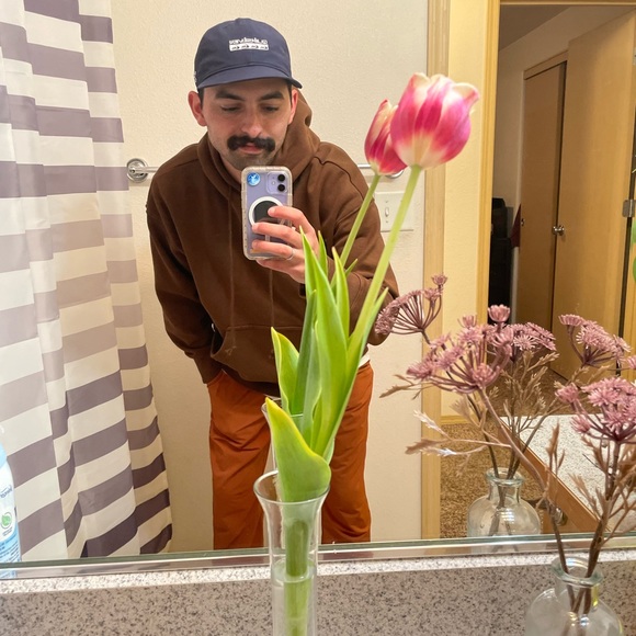 Meet your Posher, Josh - Picture 2 of 5